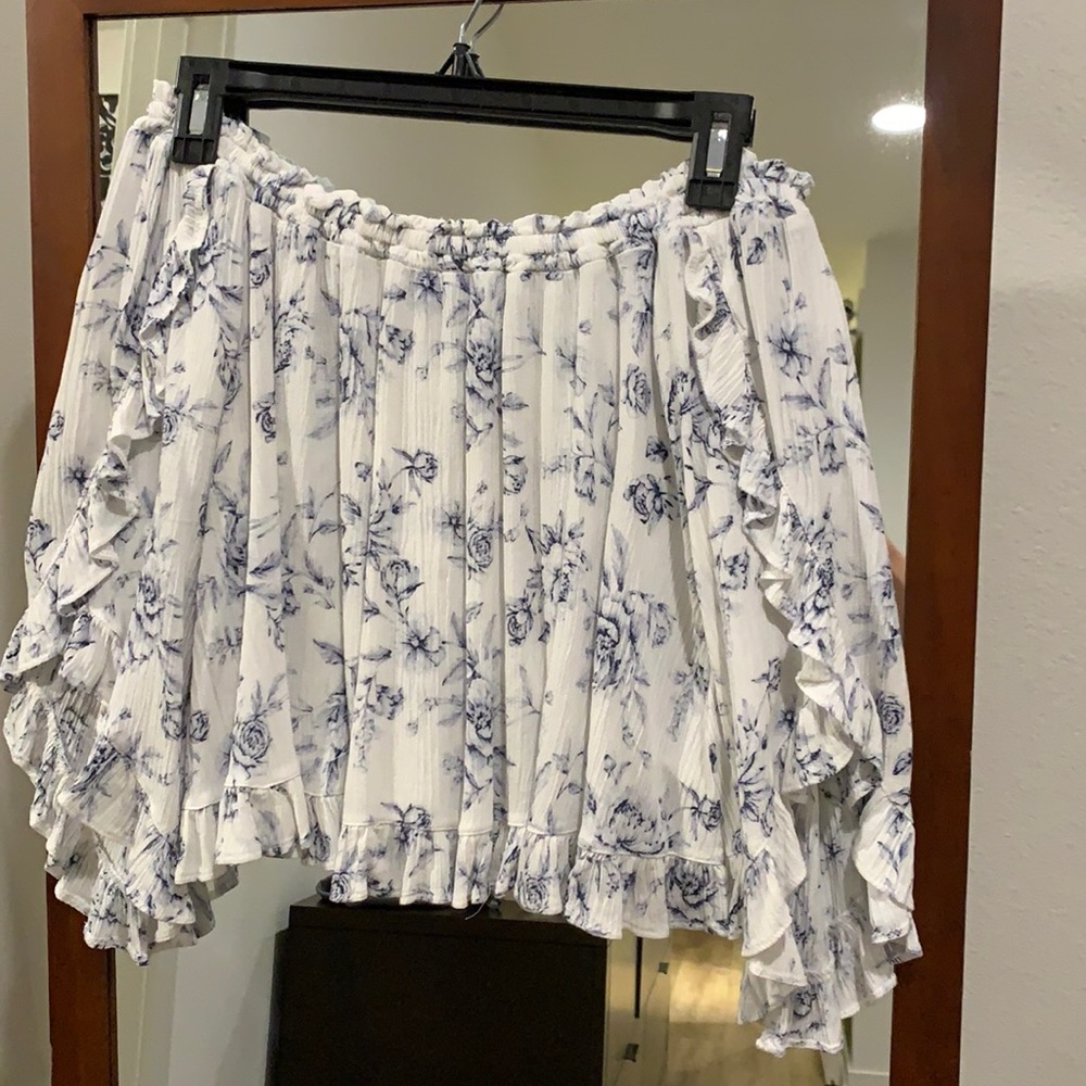 American eagle over the shoulder floral top
